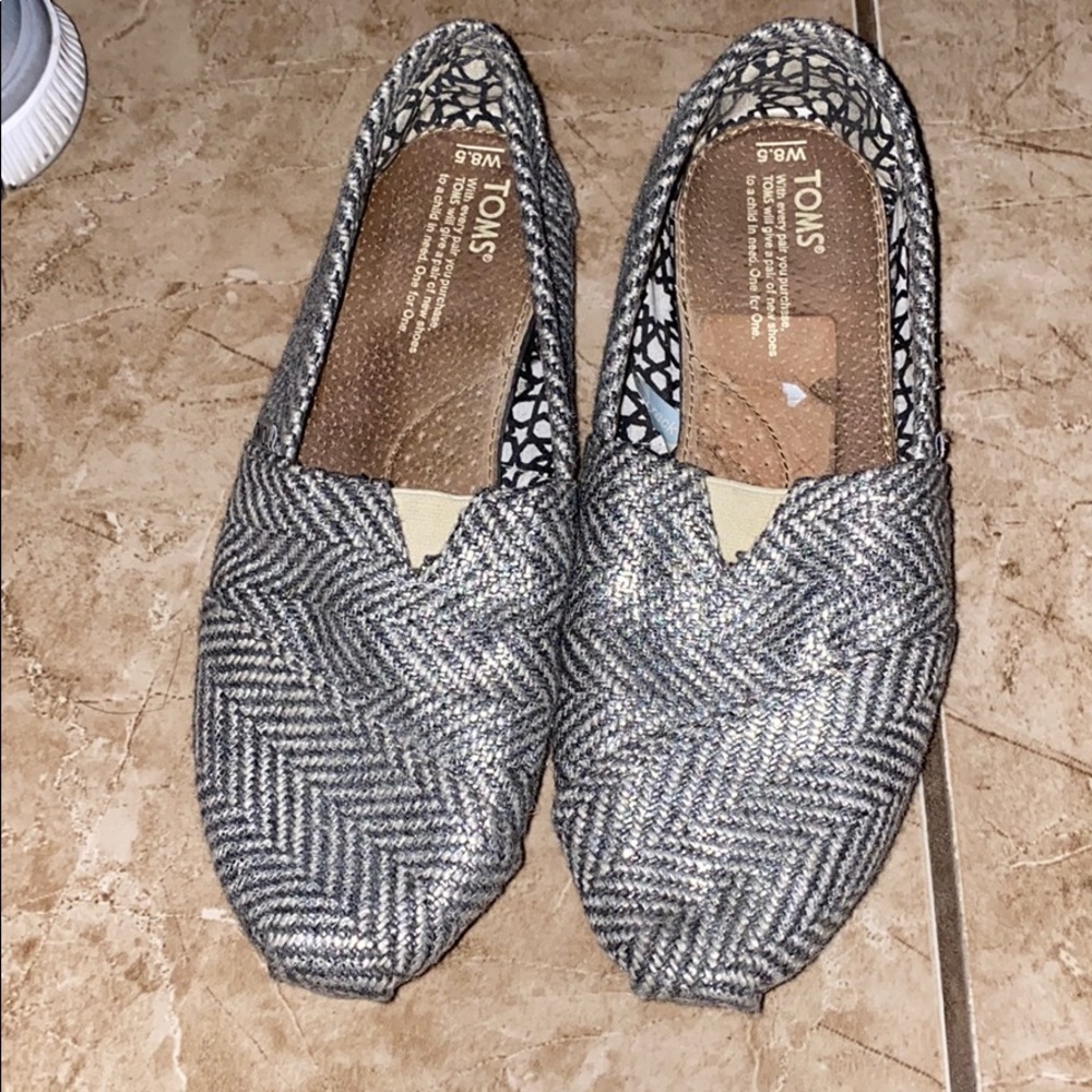 Toms Shoes